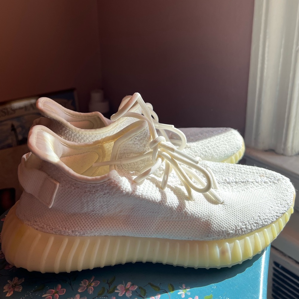 YEEZY BOOST 350 V2 Triple WHITE
